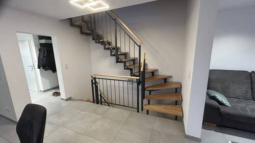 Flur im EG - 4 Zimmer Doppelhaushälfte zum Kaufen in Rott am Inn