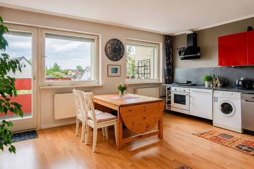 Wohnkueche - 3-Zimmer-Wohnung in Hanau-Kesselstadt - Loggia, Aufzug und starke Lage
