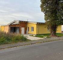 Erstbezug nach Komplettsanierung - großer Garten und Fernblick barrierefreier Bungalow ! - Heuchelheim Kinzenbach