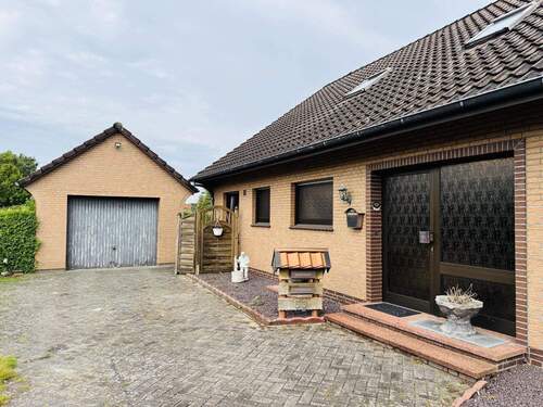 Haupteingang - 9 Zimmer Einfamilienhaus zum Kaufen in Weener