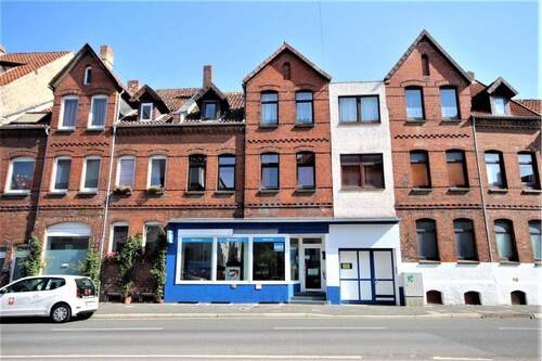 Hausansicht - 2 ZKB - Wohnung mit Einbauküche nahe vier Linden