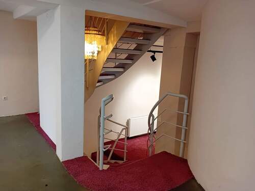 Verkaufsraum EG.jpg - Gewerbeobjekt (Büro, Produktion, Verkauf) zur Miete in Schorndorf