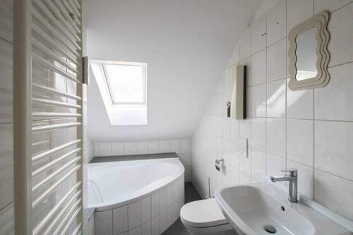 Badezimmer - Etagenwohnung mit 64,10 m&sup2; in Gelsenkirchen zum Kaufen