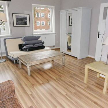 heller Wohn;- Ess,- und Schlafbereich - 2 Zimmer Etagenwohnung zum Kaufen in Hamburg