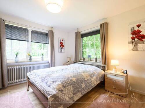Schlafzimmer Straßenseite - Einfamilienhaus mit 200,00 m² in Jemgum zum Kaufen
