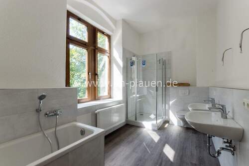 Badezimmer - Balkon - Kamin - Tageslichtbad - Dusche 
