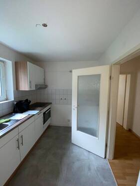 Küche in Erdgeschosswohnung - 