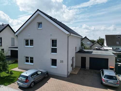 Hausansicht - ***Energieeffizientes KFW55 Einfamilienhaus mit Wärmepumpe***