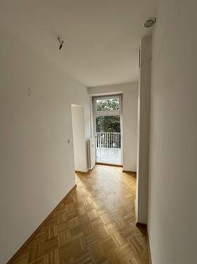 halbes Zimmer als Büro - 