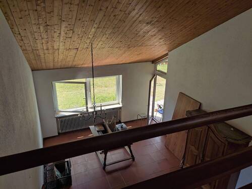 Blick von der Galerie in den Wohnbereich - 