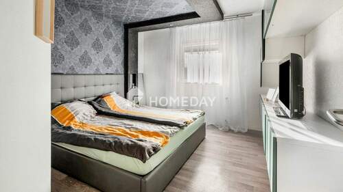 1. OG Elternschlafzimmer 1 - 