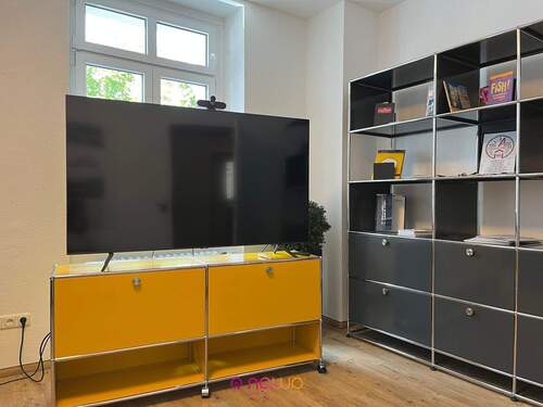 ...mit Fernseher für Präsentationen - Büro in Braunschweig zur Miete