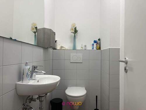 das Damen-WC - 