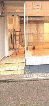 Laden von der Straße - Gewerbeeinheit mitten in Adelebsen - zentral und renoviert-