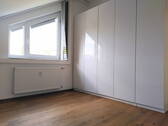 Schlafzimmer/hoher Schrank - 