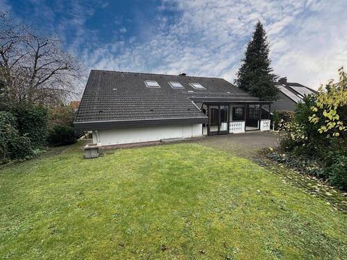 Hinteransicht - 6 Zimmer Einfamilienhaus in Steinheim
