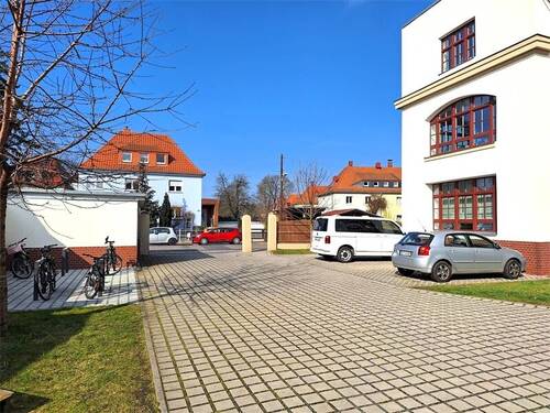 Zufahrt - 3 Zimmer Etagenwohnung zum Kaufen in Dresden
