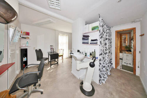 Salon - 