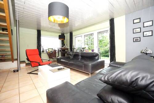 Wohnen UG - 6 Zimmer Mehrfamilienhaus, Wohnhaus zum Kaufen in Petersberg