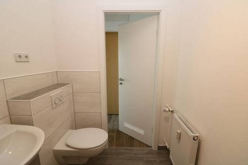 Bad mit Dusche - 3 Zimmer Etagenwohnung in Freiberg