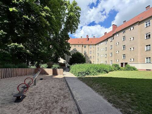 Spielplatz im Hof - 