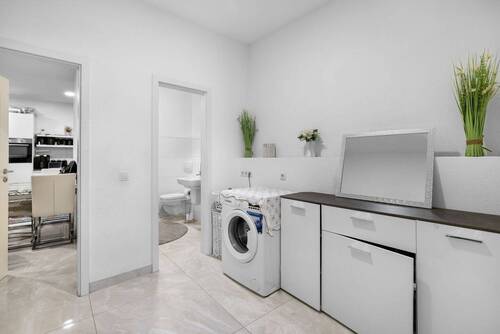 eingangsbereich.jpg - Etagenwohnung mit 81,10 m² in Augsburg zum Kaufen