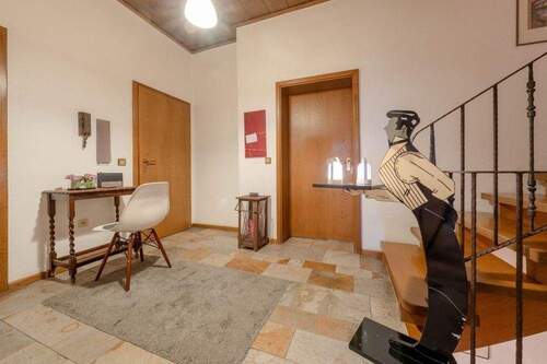 1.OG Flur - Mehrfamilienhaus, Wohnhaus mit 250,00 m&sup2; in Lünen zum Kaufen