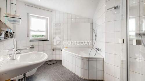 1. OG Badezimmer 2 - 