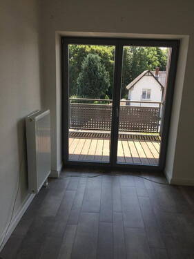 Schlafzimmer 2 mit Balkon - 