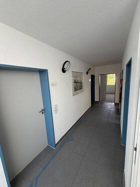 Flur Geschäftsräume OG - 