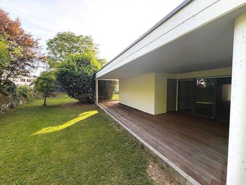 Garten mit überdachter Terrasse - Wohnen und Arbeiten unter einem Dach - Vielseitige Immobilie in Calw