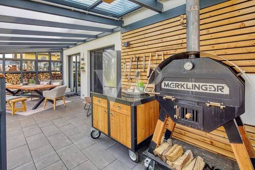 Outdoorküche mit Holzbackofen - 