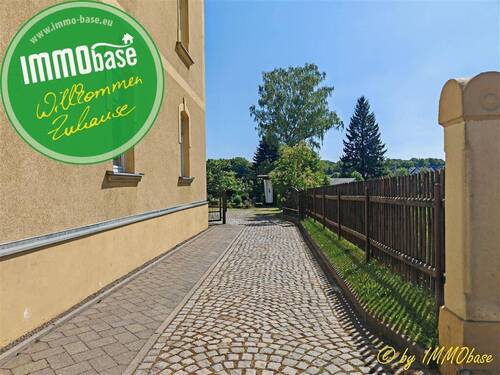 Willkommen Zuhause - Gepflegtes 4-Familienhaus mit Carport und Garage!