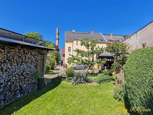 Gepflegter Garten - 9 Zimmer Mehrfamilienhaus, Wohnhaus in Frankenberg