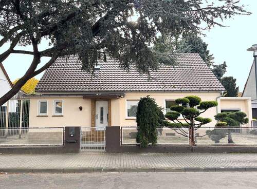 Straßenansicht - 6 Zimmer Einfamilienhaus in Worms