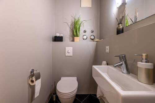 WC - 