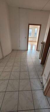 Flur hell gefliest - 