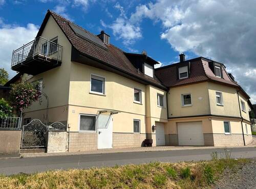 Außenansicht - 1 Zimmer Mehrfamilienhaus, Wohnhaus zum Kaufen in Bundorf