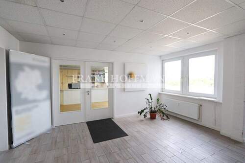 M2438 Eingangsbereich - 