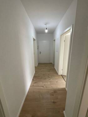 Eingangsbereich - 3 Zimmer Etagenwohnung zur Miete in Remscheid