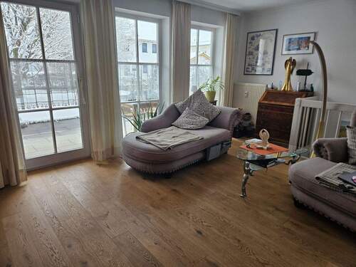 Wohnzimmer - 3 Zimmer Etagenwohnung zum Kaufen in Eggstätt