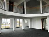 Großer Raum mit Galerie - Büro mit 382,00 m&sup2; in Haßfurt zur Miete