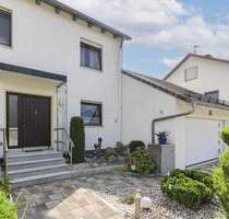 Ihr neues Zuhause: Tolle Doppelhaushälfte mit Garten, Pool, Doppelgarage - Dasing Wessiszell