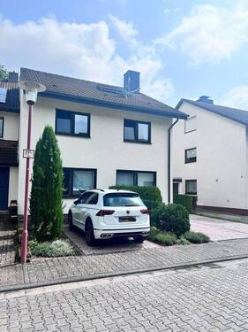 Aussen_vorne - 8 Zimmer Doppelhaushälfte zum Kaufen in Oftersheim