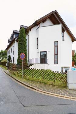 Westterrasse unten rechts im Bild - 2 Zimmer Terrassenwohnung zum Kaufen in Heroldsberg