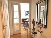 Diele mit Blick ins Esszimmer - 