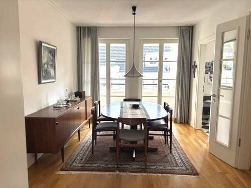 Esszimmer mit Balkon - 