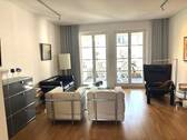 Wohnraum mit Balkon - 