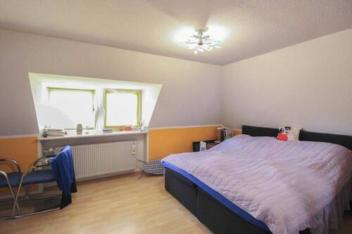 Schlafzimmer 2. OG - Etagenwohnung mit 110,00 m&sup2; in Amberg zum Kaufen