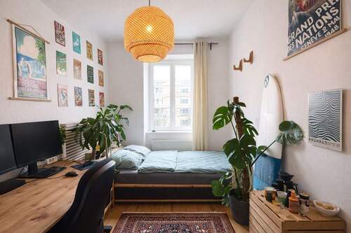 Schlafzimmer-2 - 4 Zimmer Etagenwohnung zum Kaufen in München